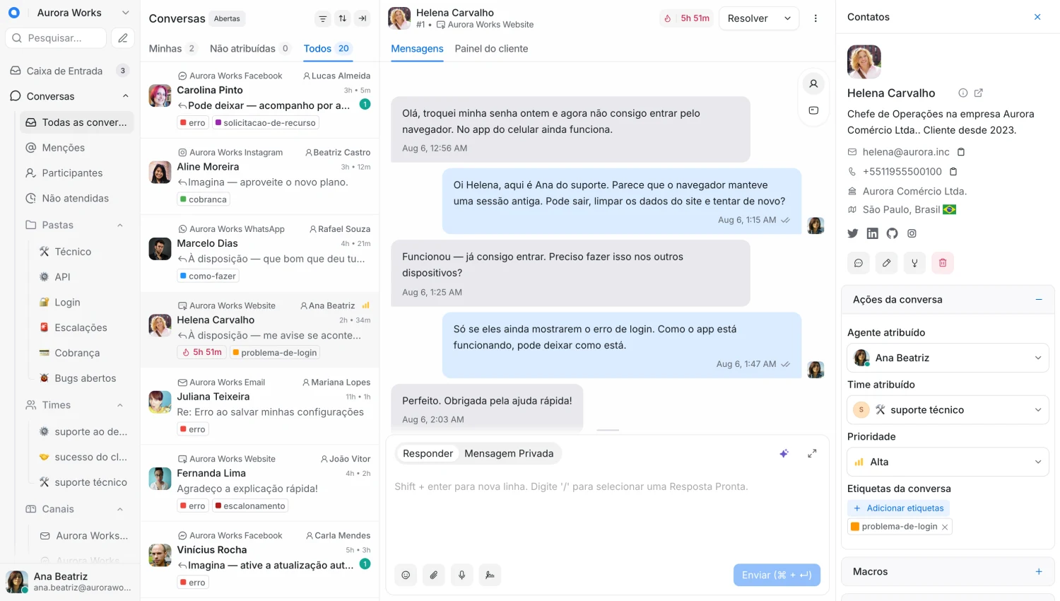 Tela de conversas do Chatwoot: a lista da caixa de entrada à esquerda, uma conversa com cliente aberta no centro e o painel com dados do contato e ações da conversa à direita.